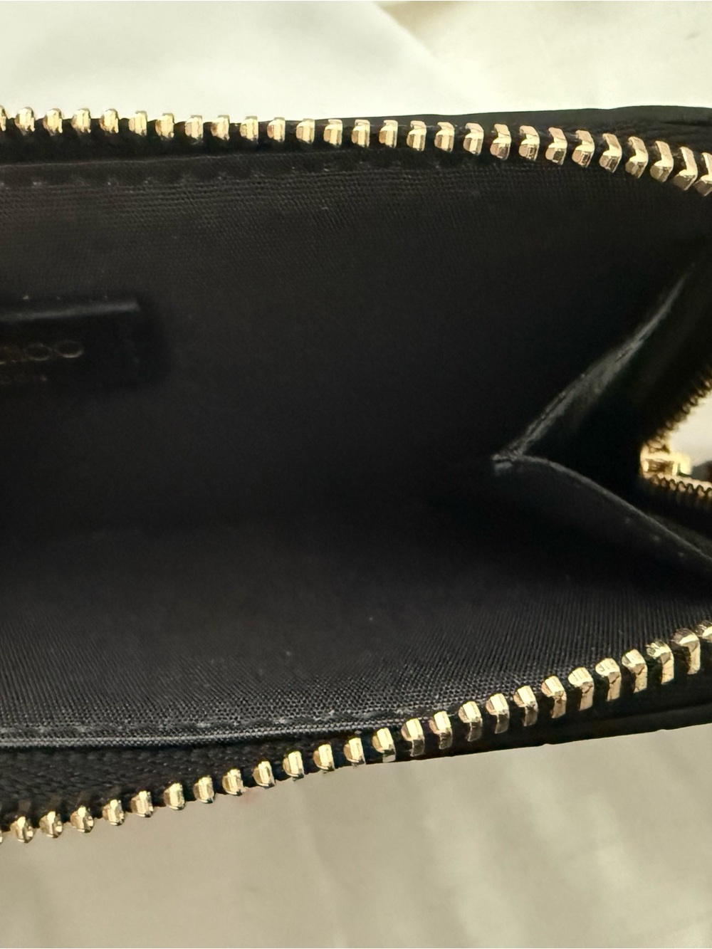 Jimmy Choo Black Croc-Embossed Leather Zip Card Case with Gold JC Logo - Picture 12 of 13
